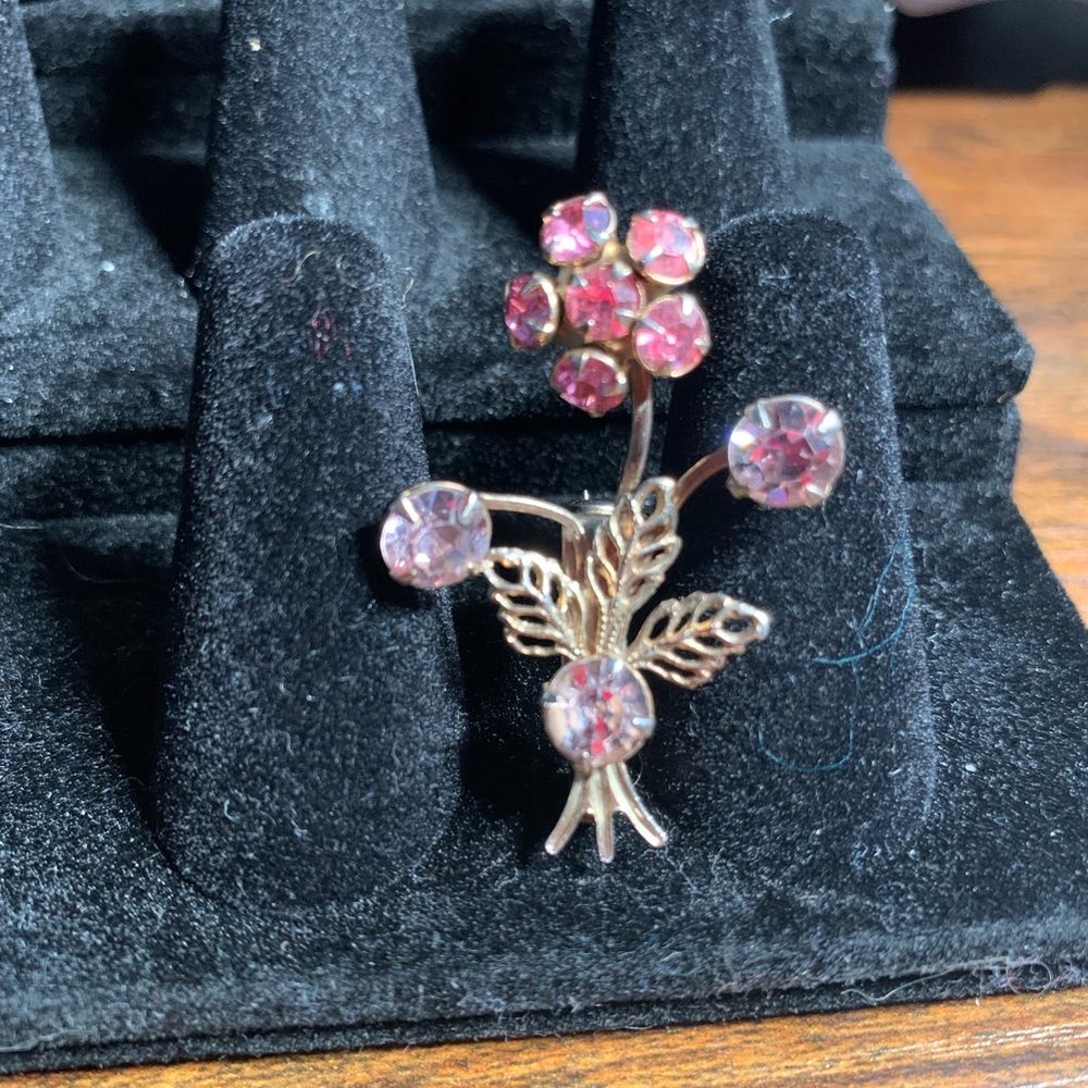 Pink Crystal Floral Brooch - Elegant Women's Jewelry